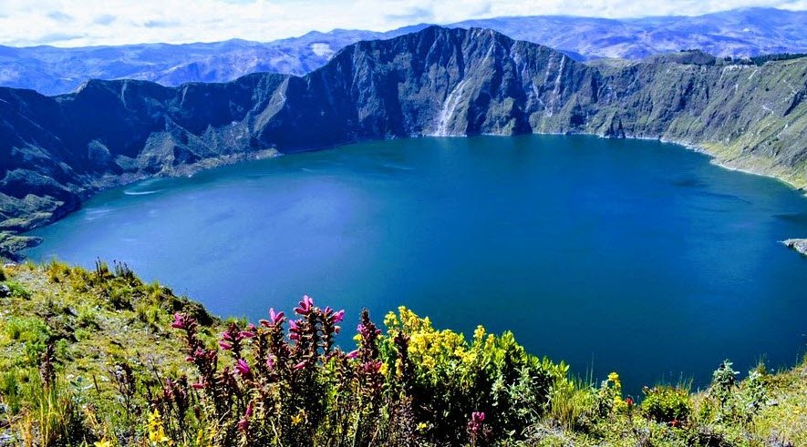 Quilotoa Crater Lake, Cotopaxi Province, Ecuador